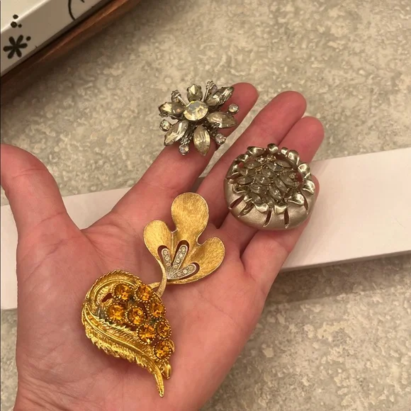 (3) Vintage brooches+ring - Picture 12 of 12